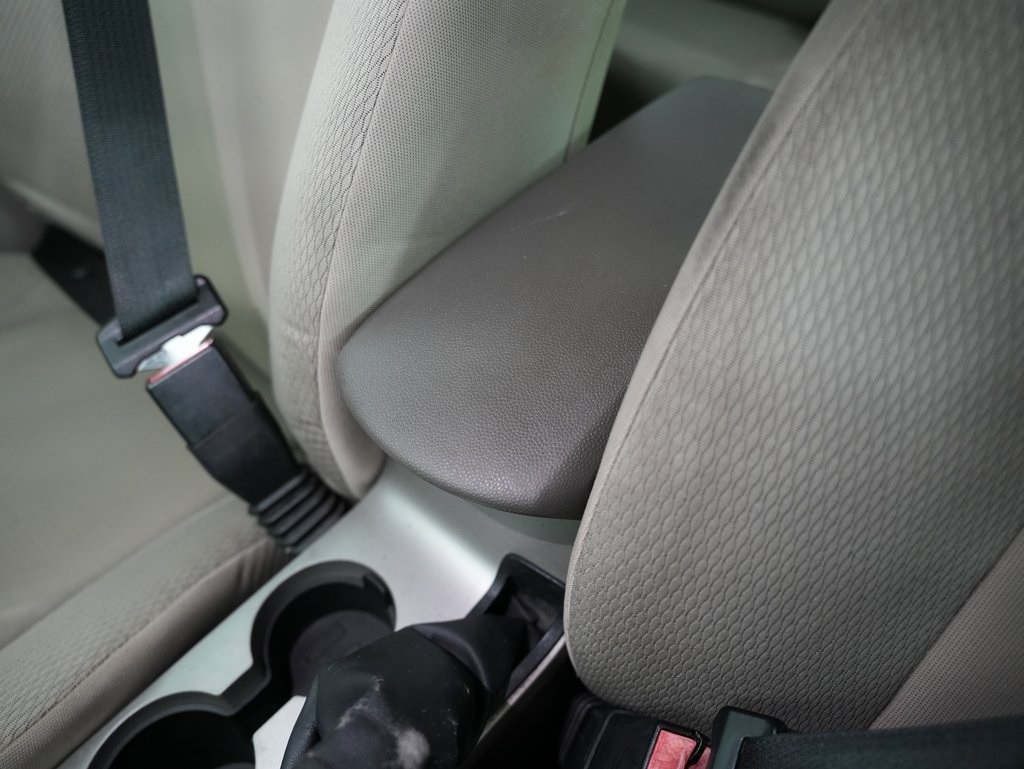 Ford Focus 4dr Sdn S 2009 Ford Focus 4dr Sdn S 2009