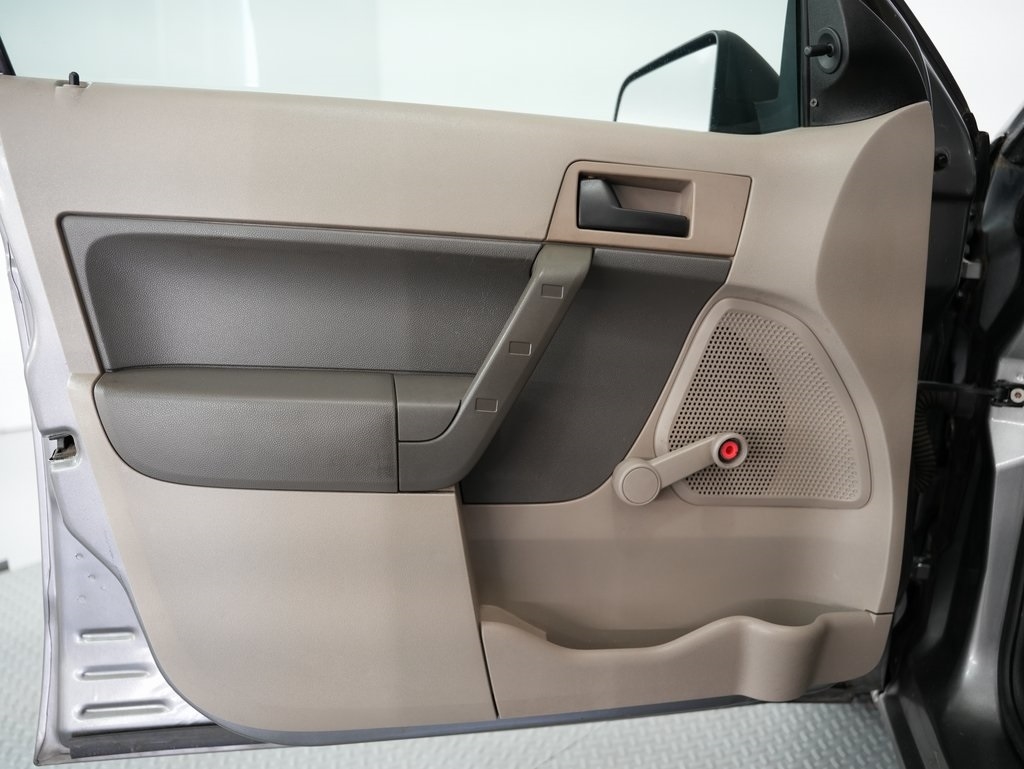 Ford Focus 4dr Sdn S 2009 Ford Focus 4dr Sdn S 2009