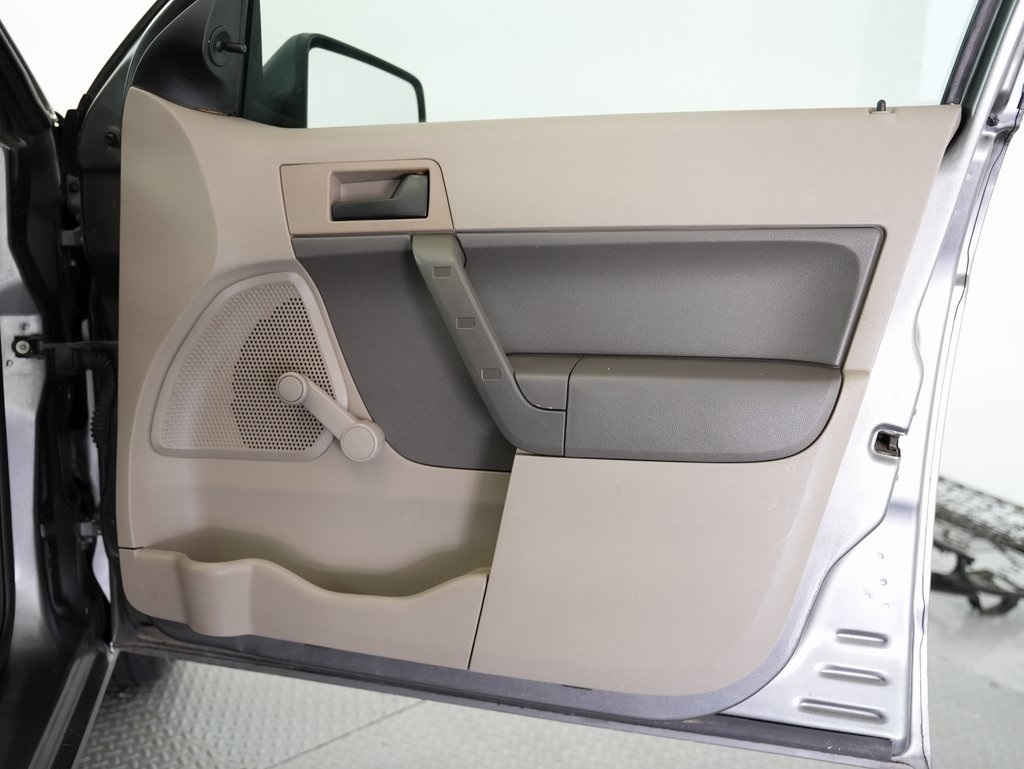 Ford Focus 4dr Sdn S 2009 Ford Focus 4dr Sdn S 2009