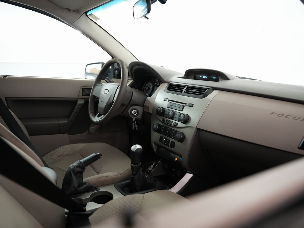 Ford Focus 4dr Sdn S 2009 Ford Focus 4dr Sdn S 2009