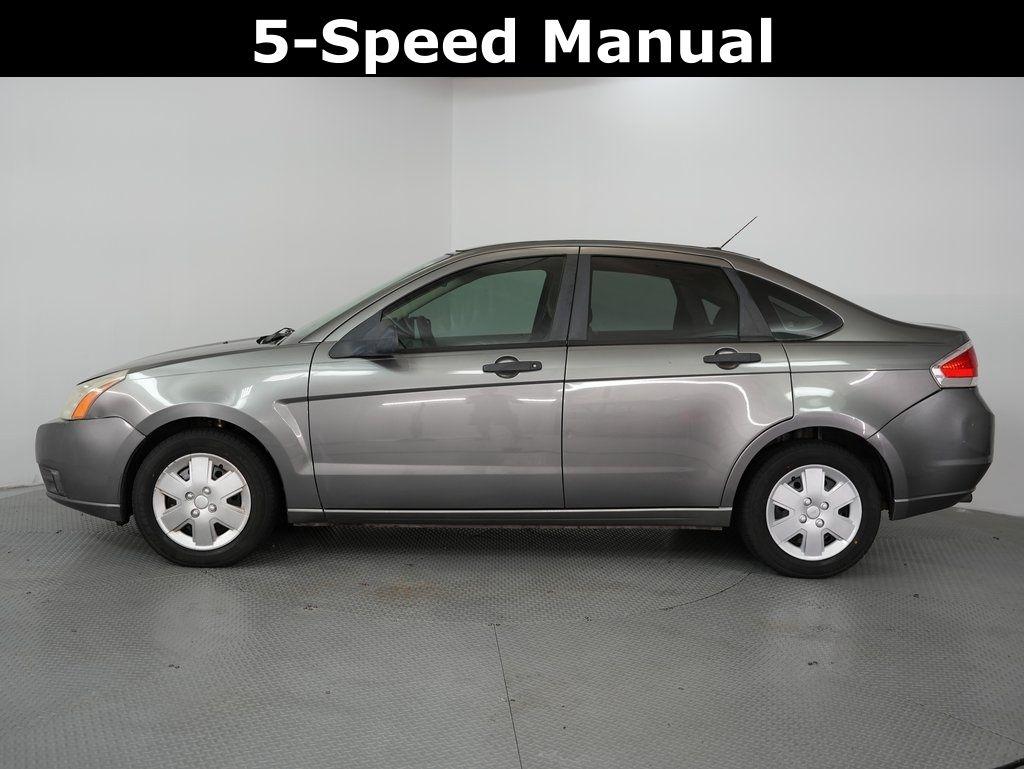 Ford Focus 4dr Sdn S 2009
