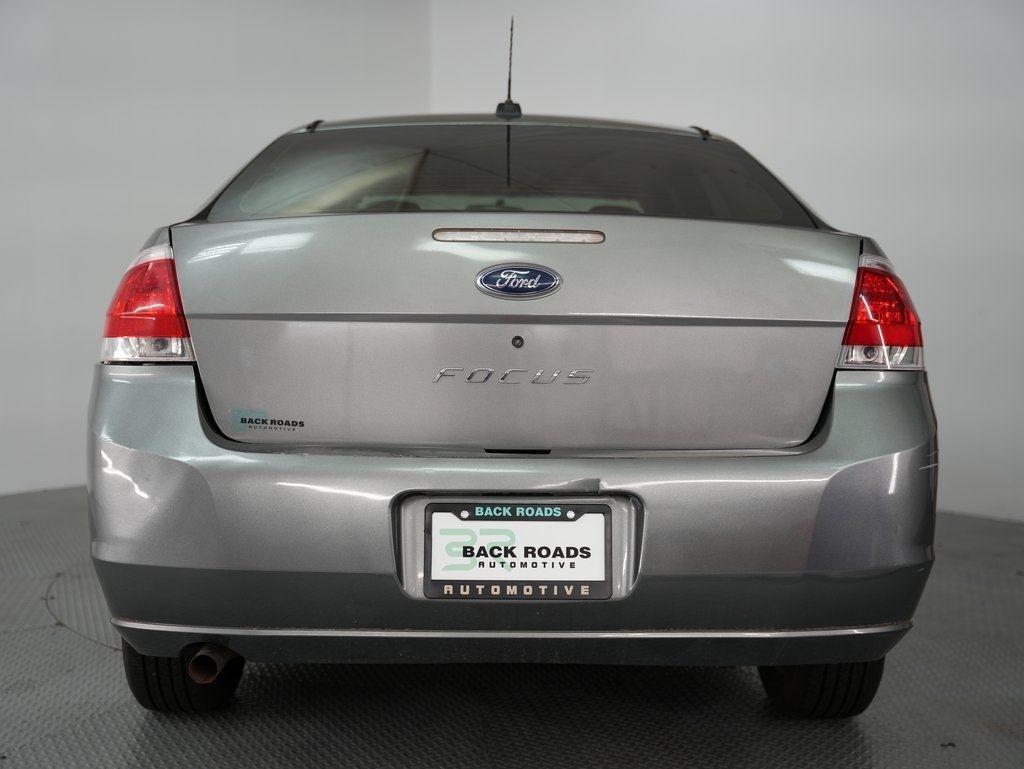 Ford Focus 4dr Sdn S 2009