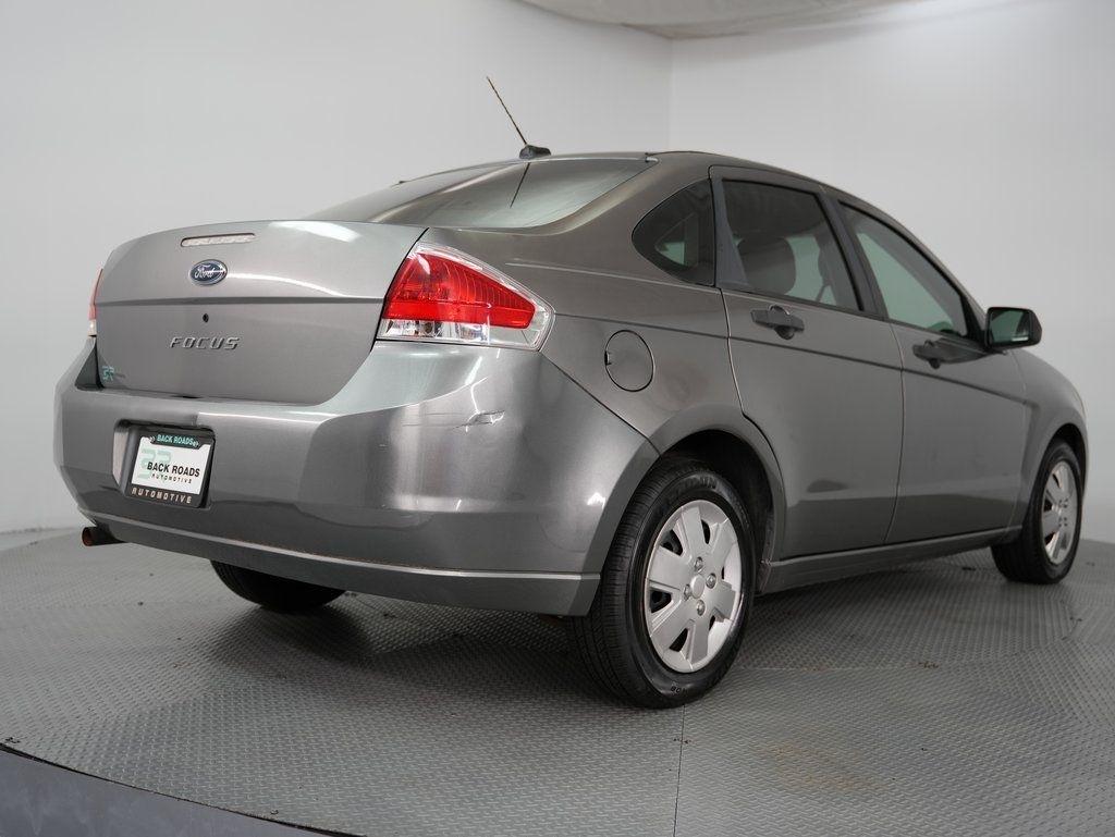 Ford Focus 4dr Sdn S 2009