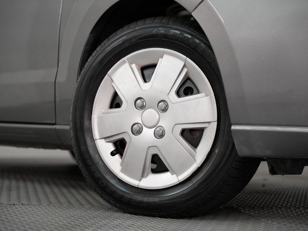 Ford Focus 4dr Sdn S 2009