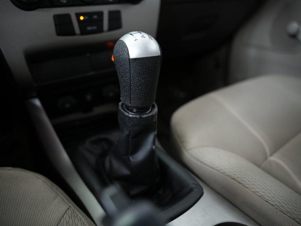 Ford Focus 4dr Sdn S 2009