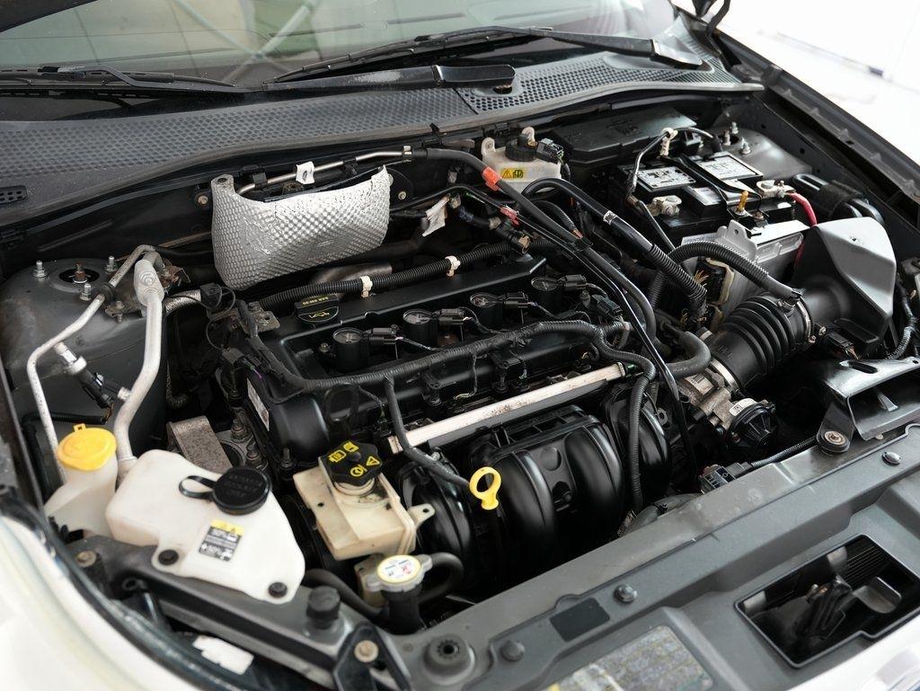 Ford Focus 4dr Sdn S 2009