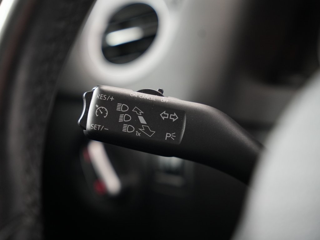 Volkswagen Tiguan 4WD 4dr Auto SEL w/Premium Nav & Dynaudio 2012 Volkswagen Tiguan 4WD 4dr Auto SEL w/Premium Nav & Dynaudio 2012