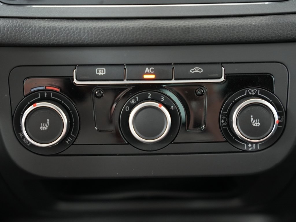 Volkswagen Tiguan 4WD 4dr Auto SEL w/Premium Nav & Dynaudio 2012 Volkswagen Tiguan 4WD 4dr Auto SEL w/Premium Nav & Dynaudio 2012