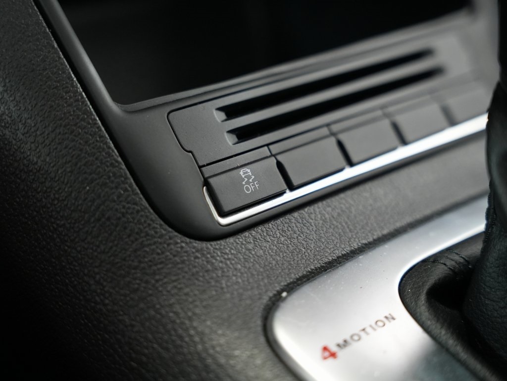 Volkswagen Tiguan 4WD 4dr Auto SEL w/Premium Nav & Dynaudio 2012 Volkswagen Tiguan 4WD 4dr Auto SEL w/Premium Nav & Dynaudio 2012