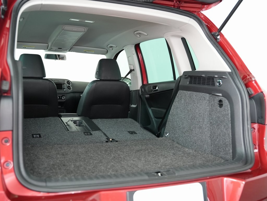 Volkswagen Tiguan 4WD 4dr Auto SEL w/Premium Nav & Dynaudio 2012 Volkswagen Tiguan 4WD 4dr Auto SEL w/Premium Nav & Dynaudio 2012