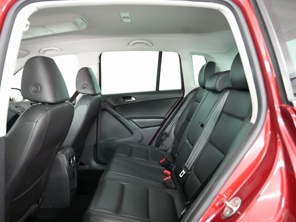 Volkswagen Tiguan 4WD 4dr Auto SEL w/Premium Nav & Dynaudio 2012 Volkswagen Tiguan 4WD 4dr Auto SEL w/Premium Nav & Dynaudio 2012