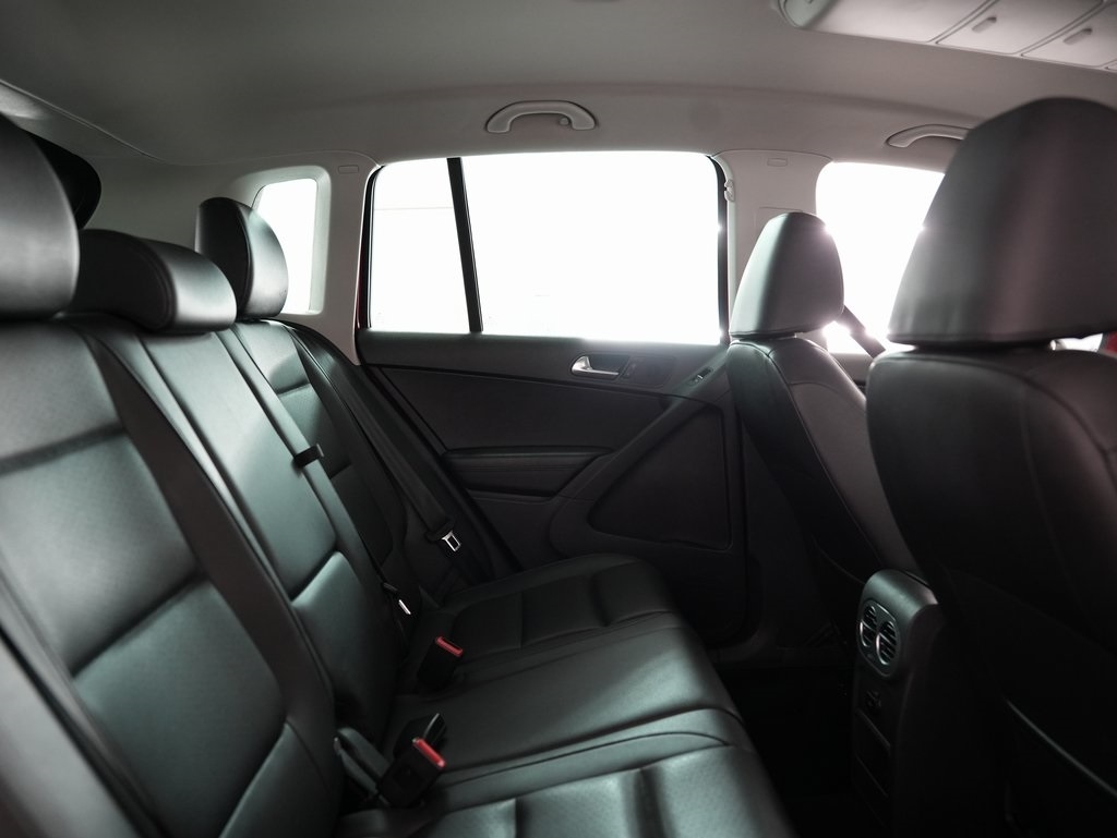 Volkswagen Tiguan 4WD 4dr Auto SEL w/Premium Nav & Dynaudio 2012 Volkswagen Tiguan 4WD 4dr Auto SEL w/Premium Nav & Dynaudio 2012