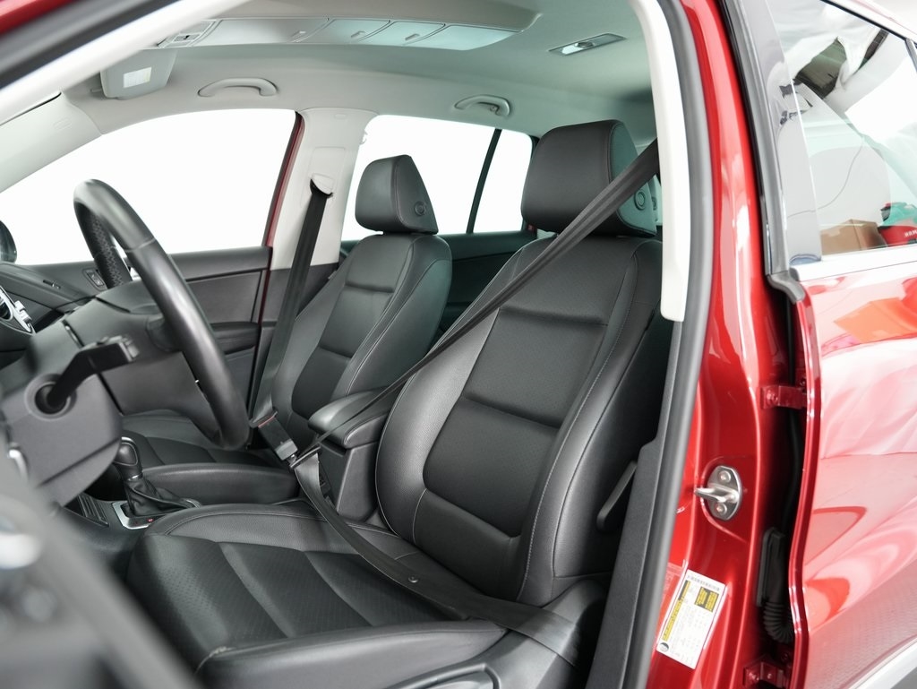 Volkswagen Tiguan 4WD 4dr Auto SEL w/Premium Nav & Dynaudio 2012 Volkswagen Tiguan 4WD 4dr Auto SEL w/Premium Nav & Dynaudio 2012