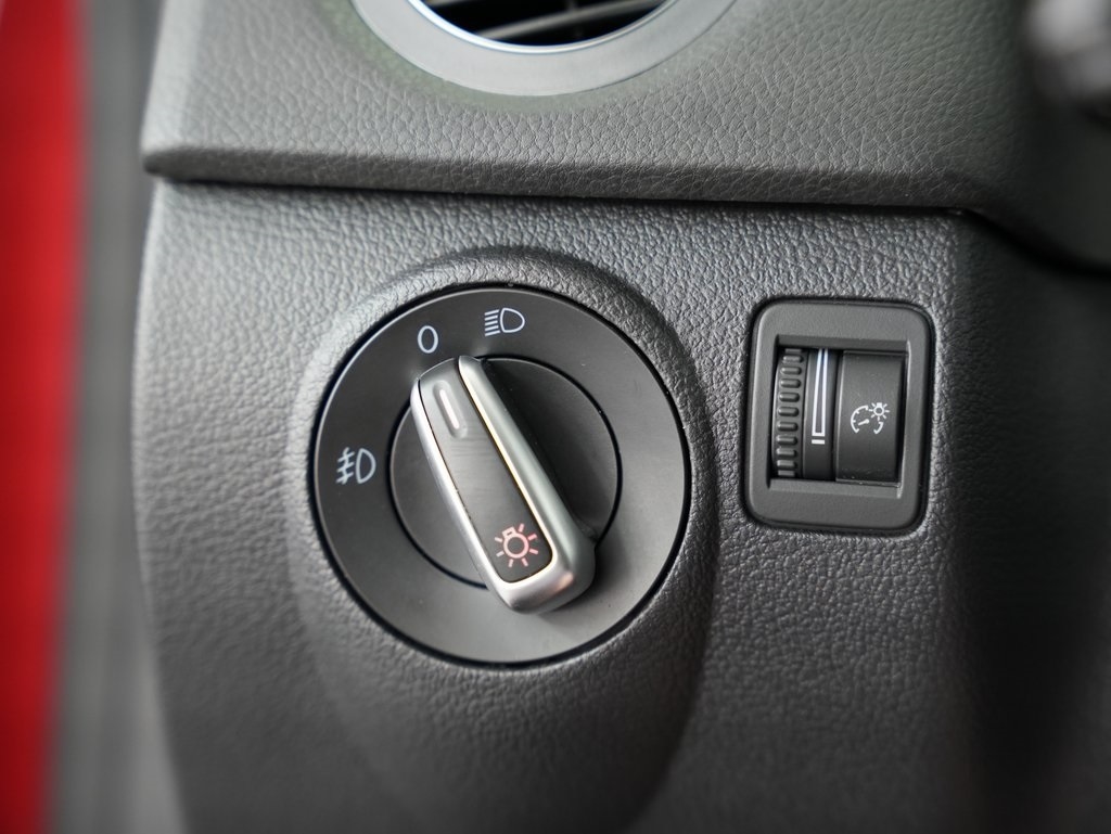 Volkswagen Tiguan 4WD 4dr Auto SEL w/Premium Nav & Dynaudio 2012 Volkswagen Tiguan 4WD 4dr Auto SEL w/Premium Nav & Dynaudio 2012