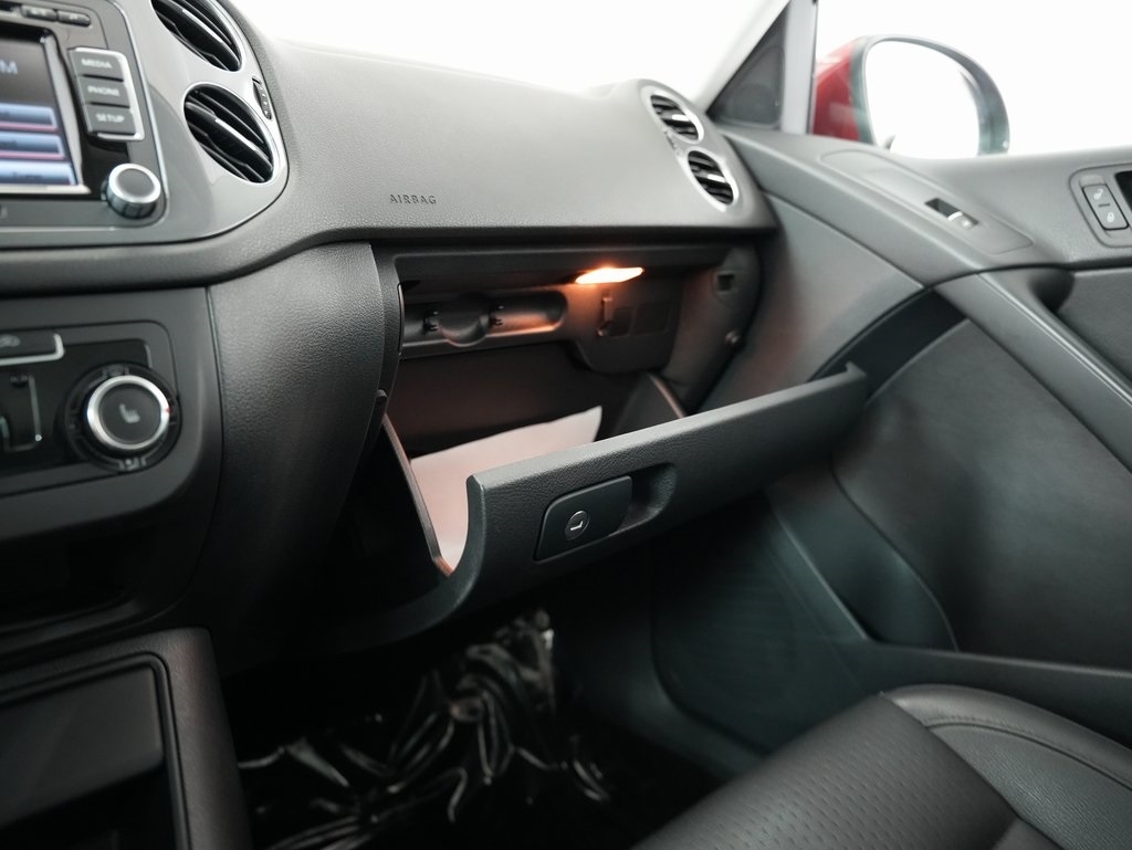 Volkswagen Tiguan 4WD 4dr Auto SEL w/Premium Nav & Dynaudio 2012 Volkswagen Tiguan 4WD 4dr Auto SEL w/Premium Nav & Dynaudio 2012