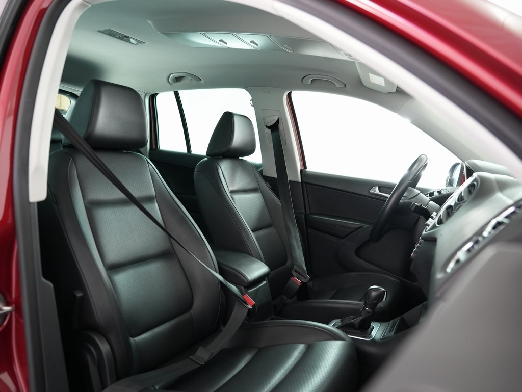 Volkswagen Tiguan 4WD 4dr Auto SEL w/Premium Nav & Dynaudio 2012 Volkswagen Tiguan 4WD 4dr Auto SEL w/Premium Nav & Dynaudio 2012