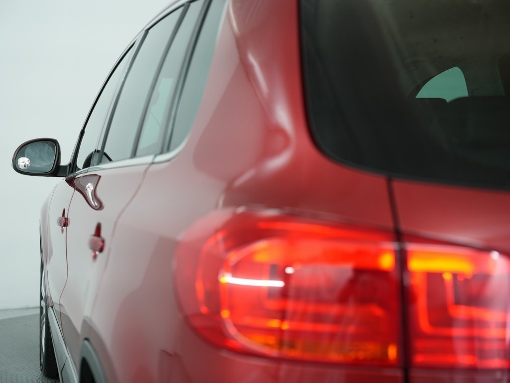 Volkswagen Tiguan 4WD 4dr Auto SEL w/Premium Nav & Dynaudio 2012 Volkswagen Tiguan 4WD 4dr Auto SEL w/Premium Nav & Dynaudio 2012