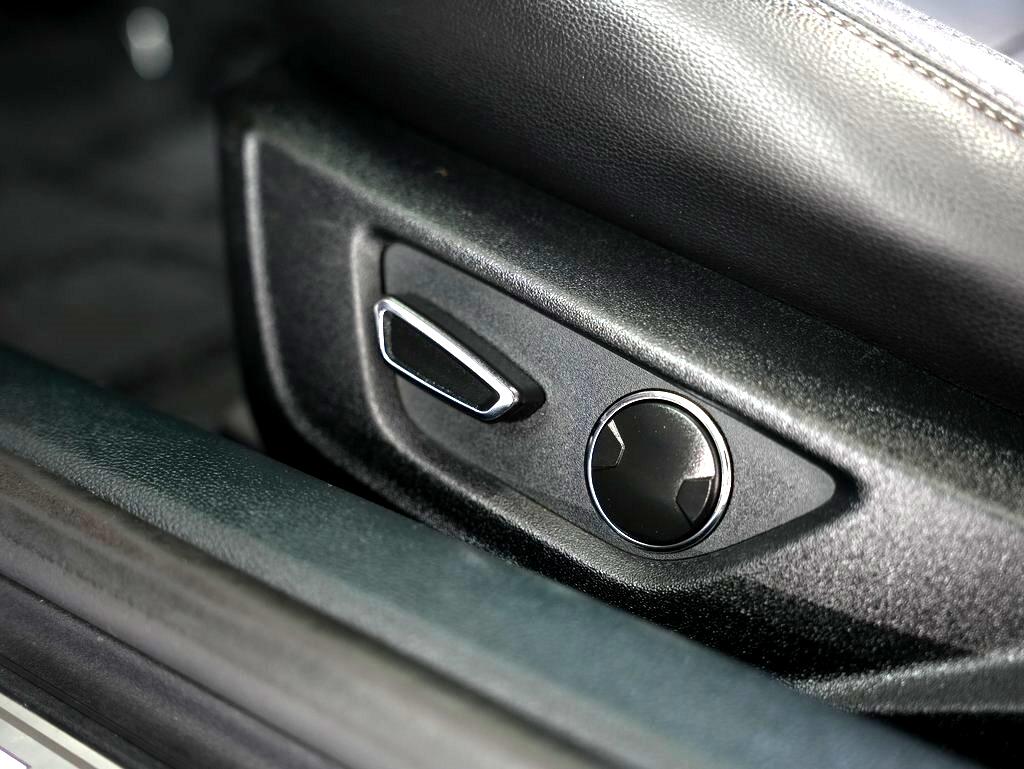 2017 Ford Mustang GT Premium Convertible photo 32