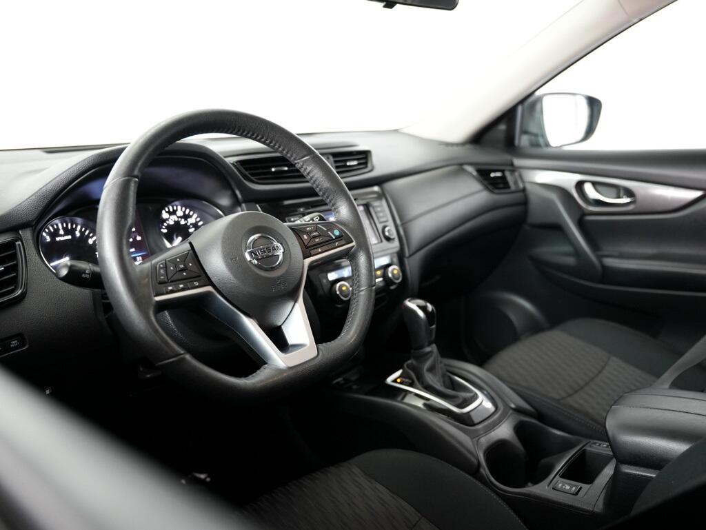 2019 Nissan Rogue AWD SV photo 4