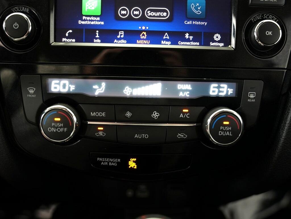 2019 Nissan Rogue AWD SV photo 21