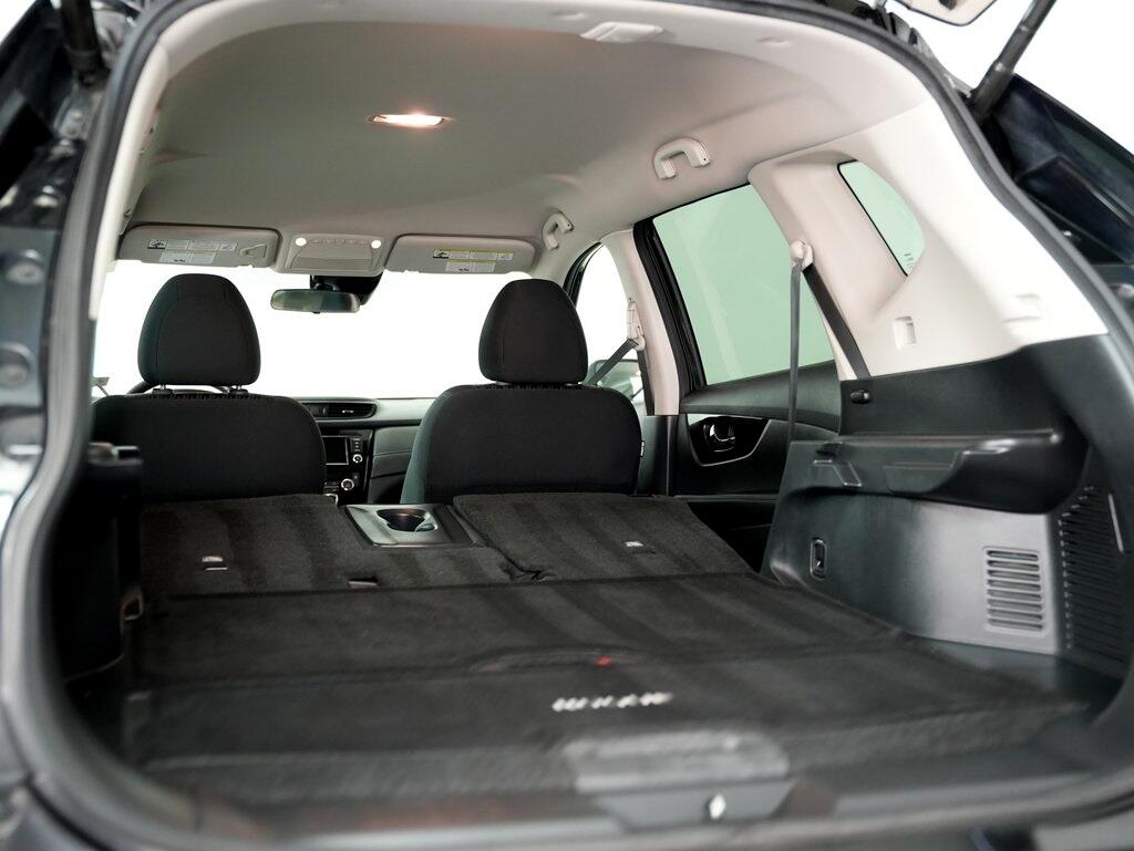 2019 Nissan Rogue AWD SV photo 31