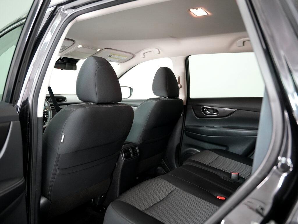 2019 Nissan Rogue AWD SV photo 33