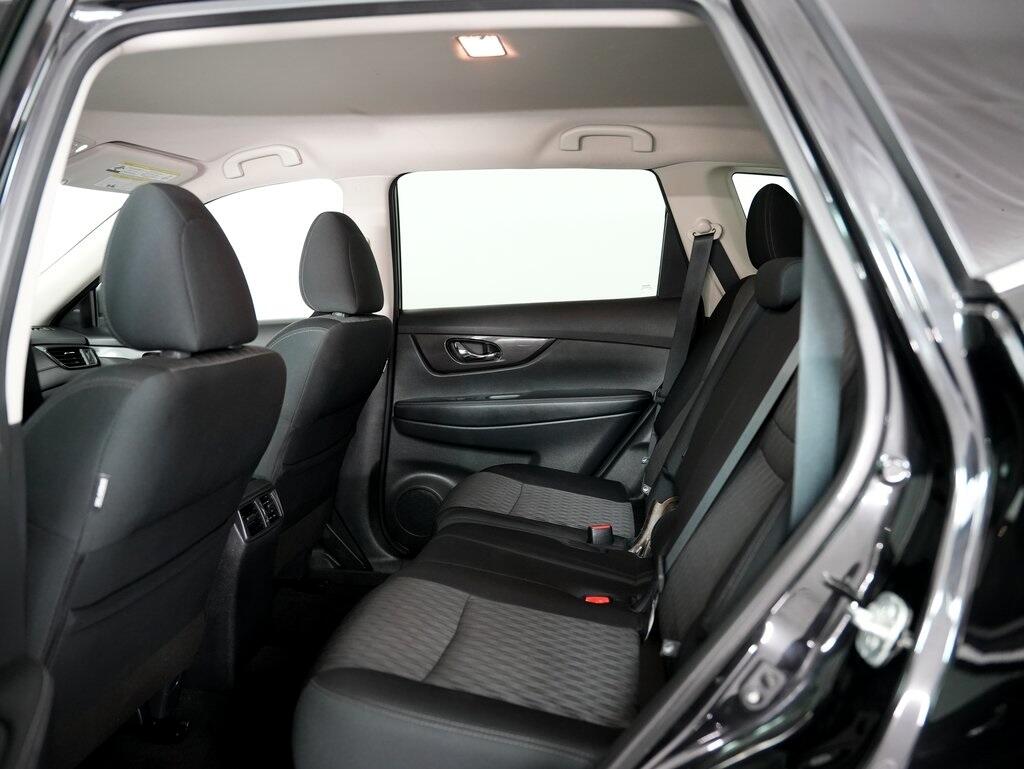 2019 Nissan Rogue AWD SV photo 34
