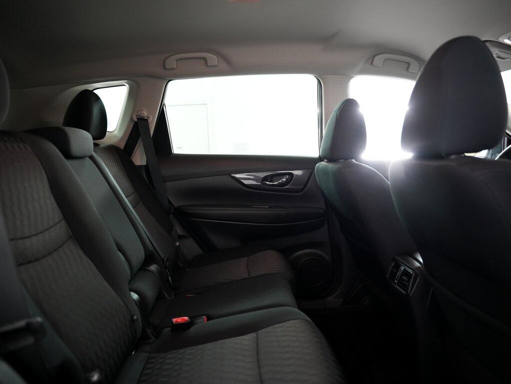 2019 Nissan Rogue AWD SV photo 37