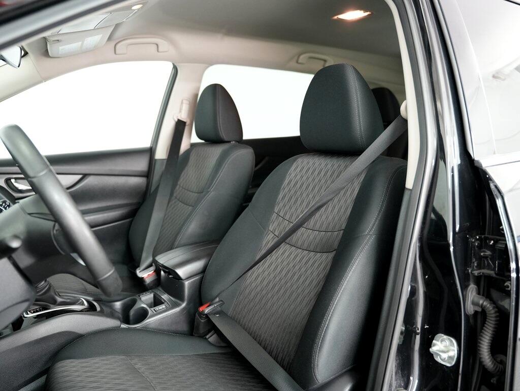 2019 Nissan Rogue AWD SV photo 43