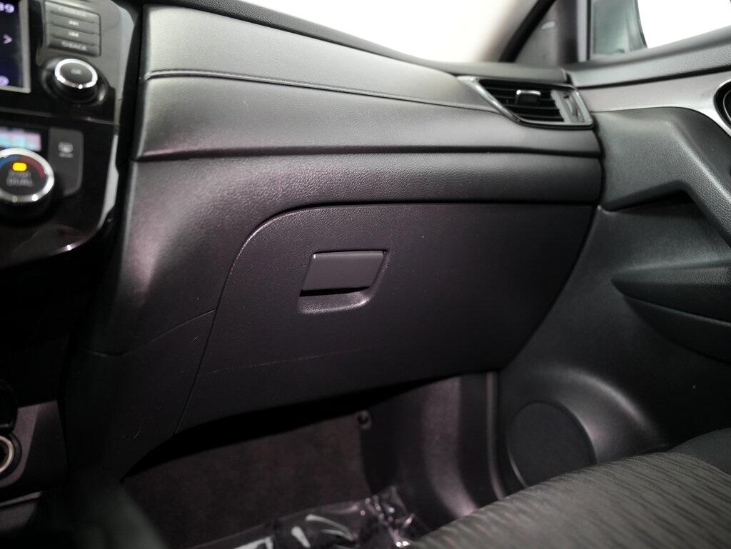 2019 Nissan Rogue AWD SV photo 48