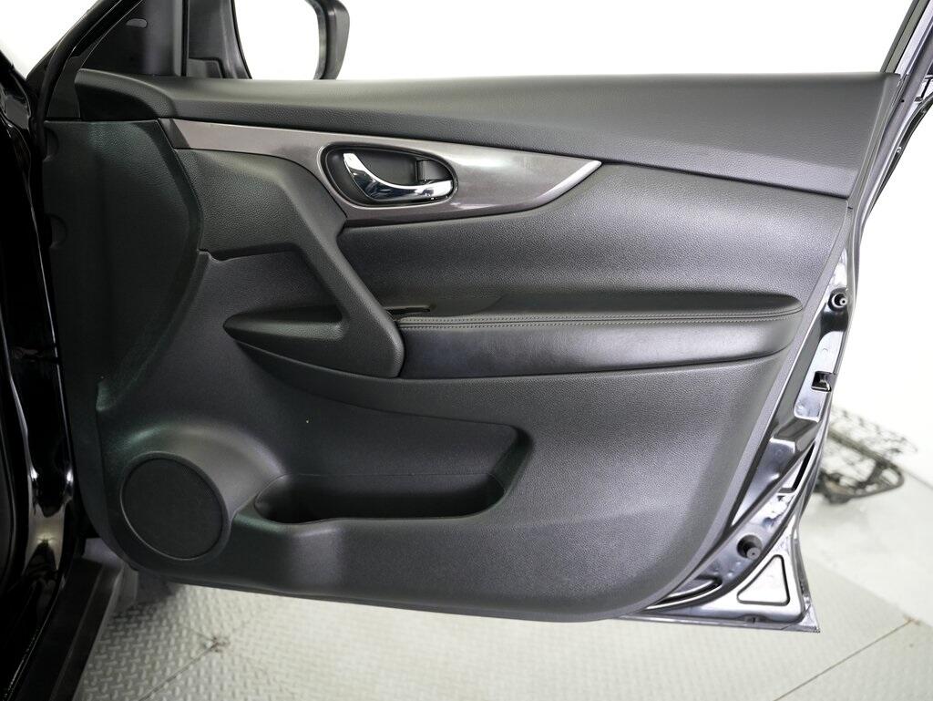 2019 Nissan Rogue AWD SV photo 51