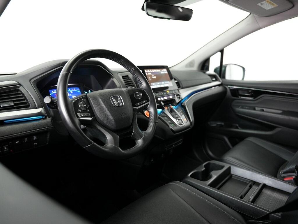 2021 Honda Odyssey Touring photo 7