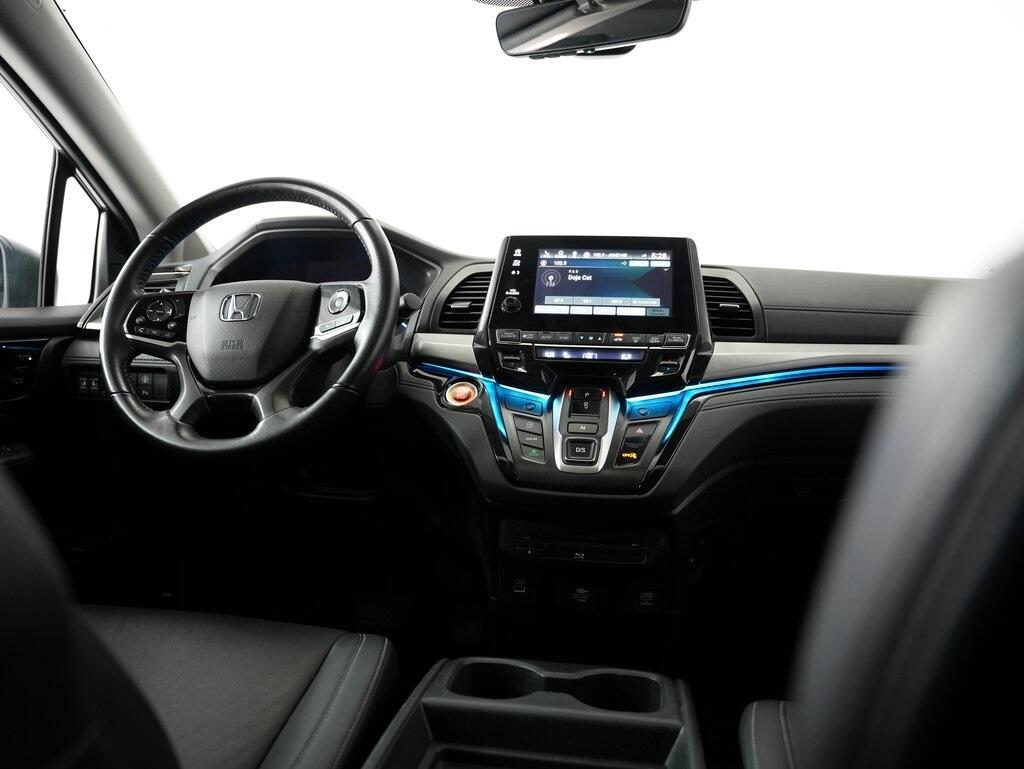 2021 Honda Odyssey Touring photo 11