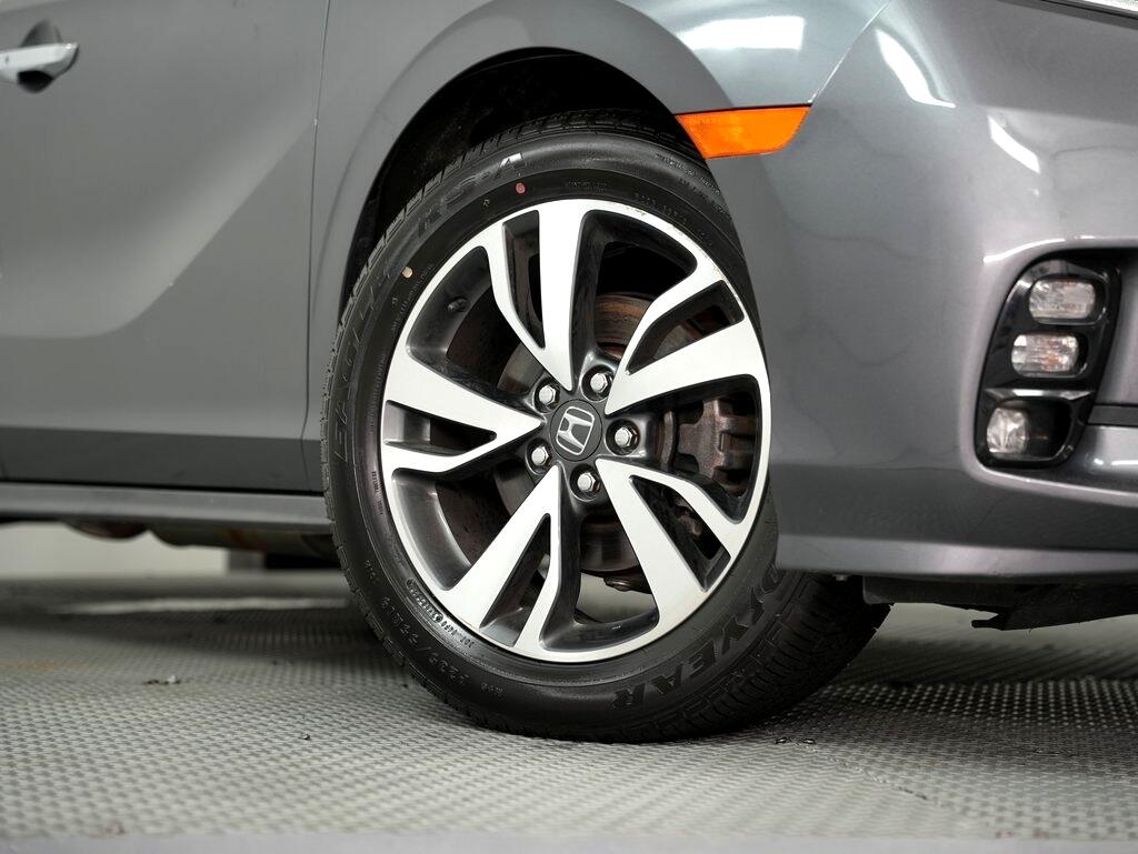2021 Honda Odyssey Touring photo 16