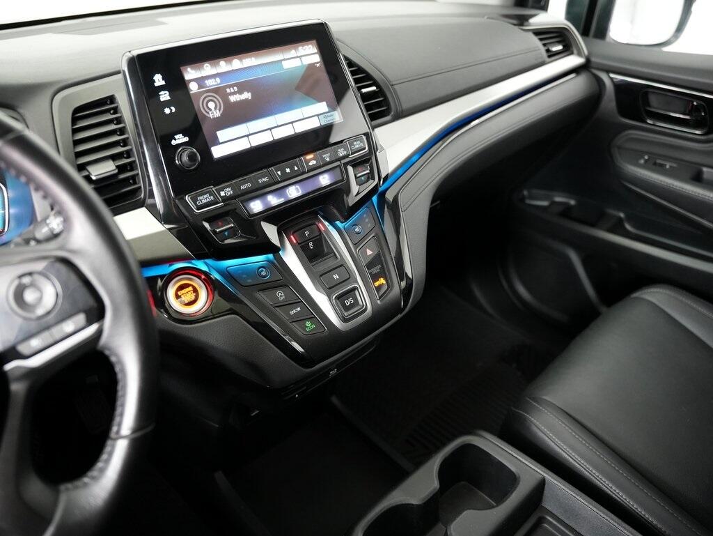 2021 Honda Odyssey Touring photo 17