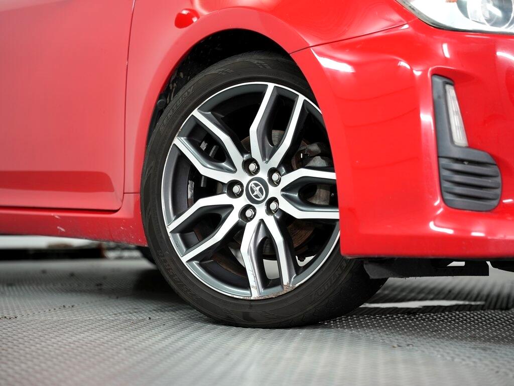 2015 Scion tC photo 16