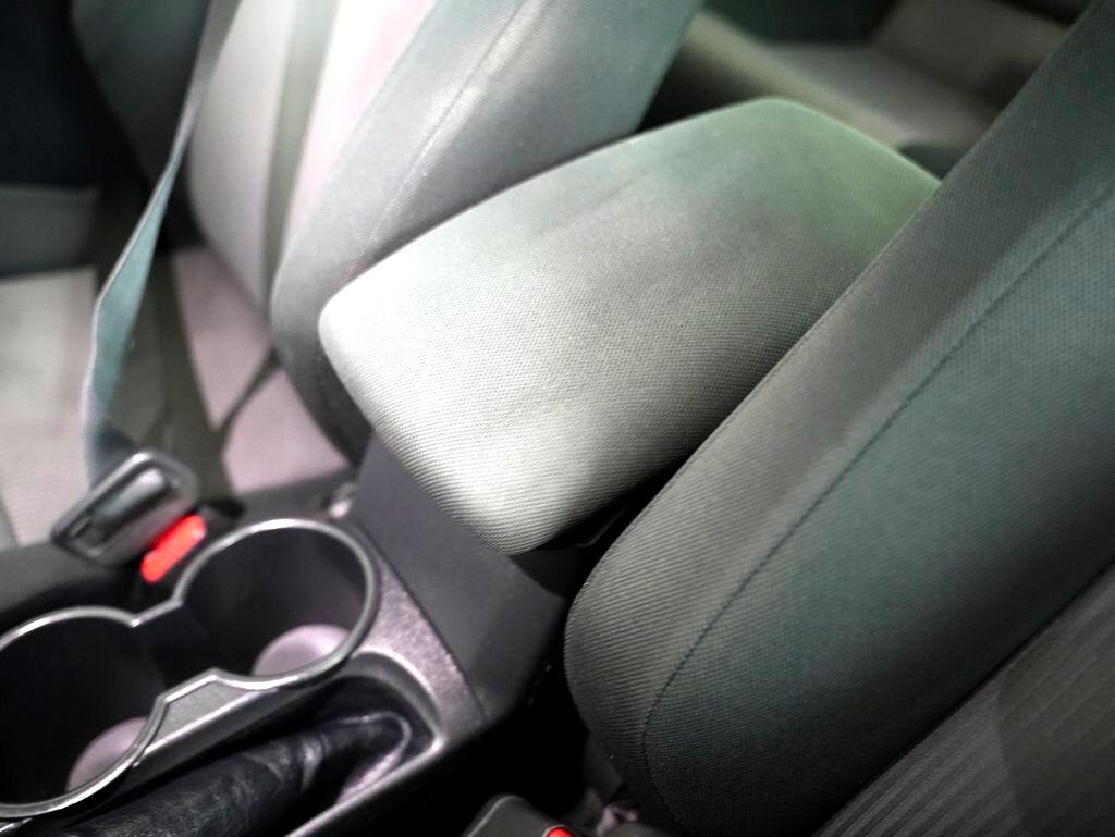 2015 Scion tC photo 26
