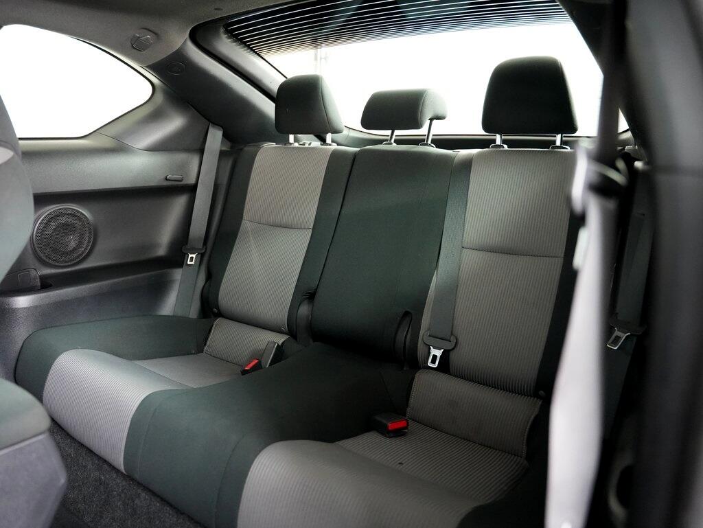 2015 Scion tC photo 29