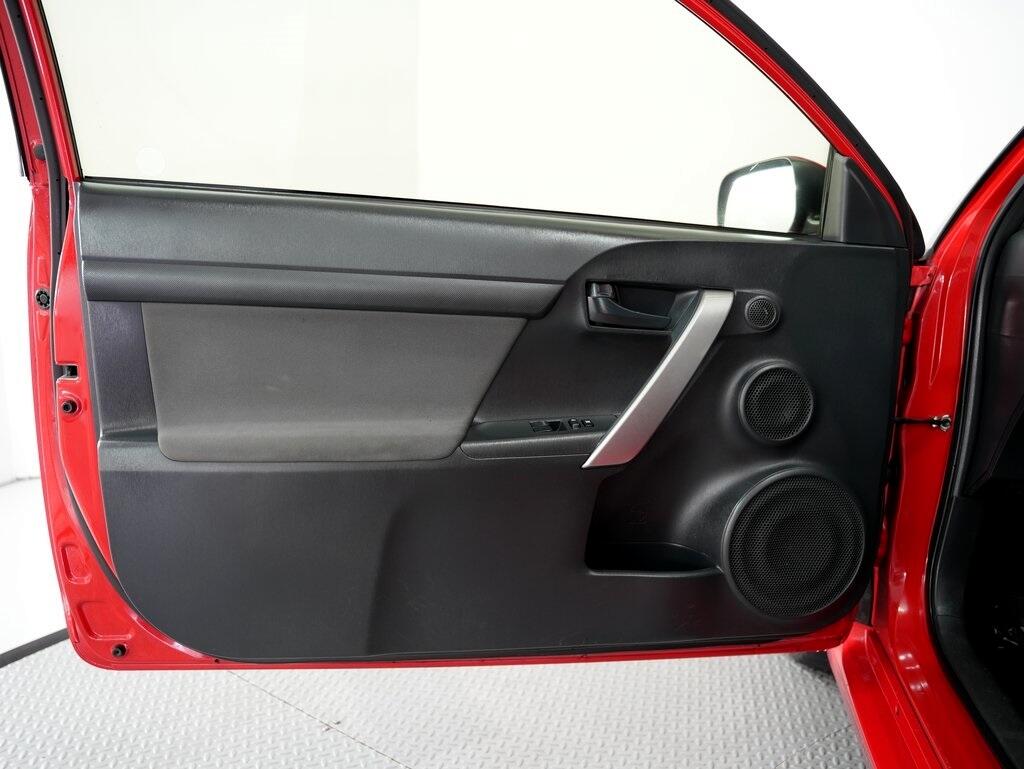 2015 Scion tC photo 31