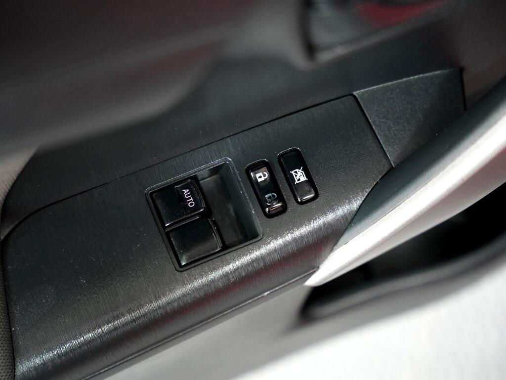 2015 Scion tC photo 32