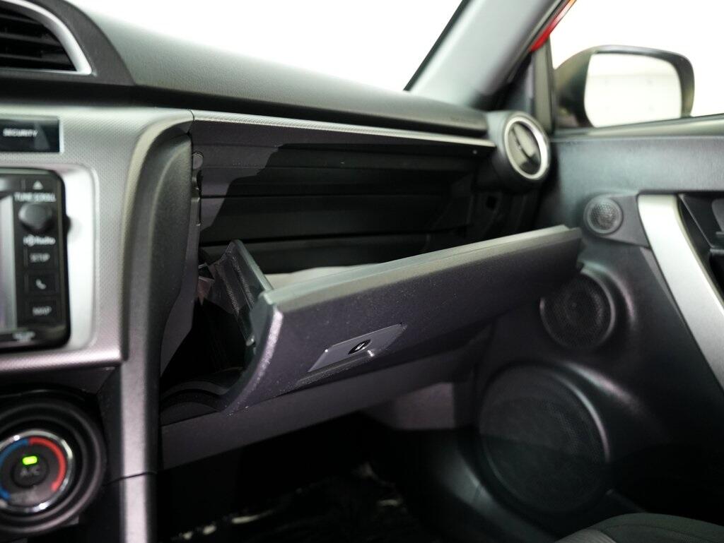 2015 Scion tC photo 36