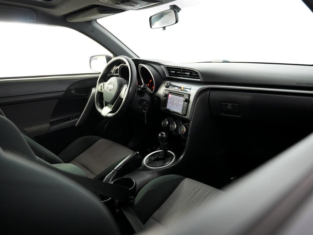 2015 Scion tC photo 38