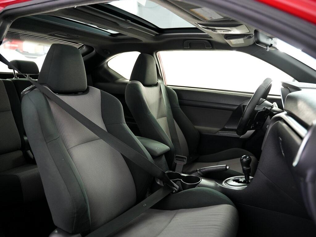 2015 Scion tC photo 39