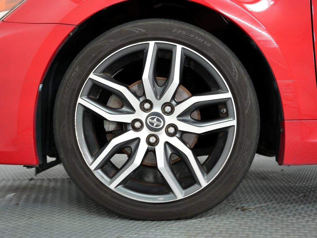 2015 Scion tC photo 40
