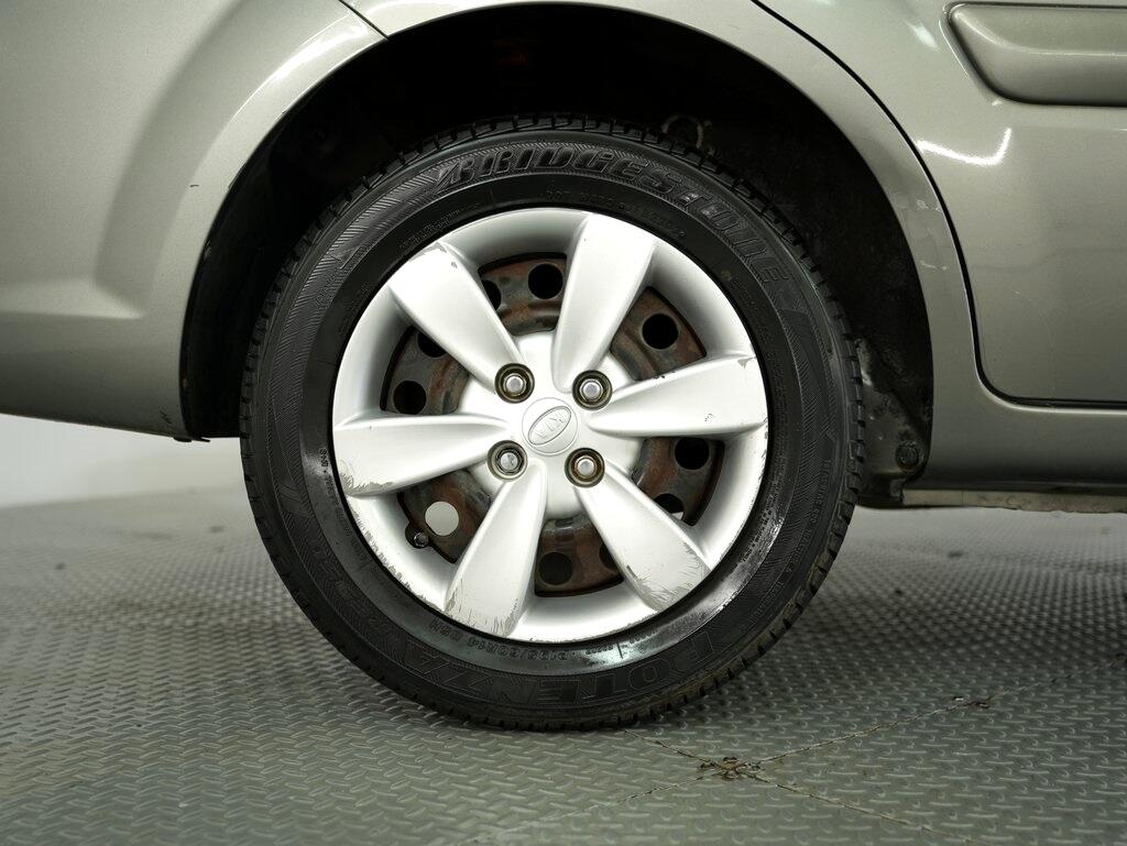 2010 Kia Rio LX photo 42