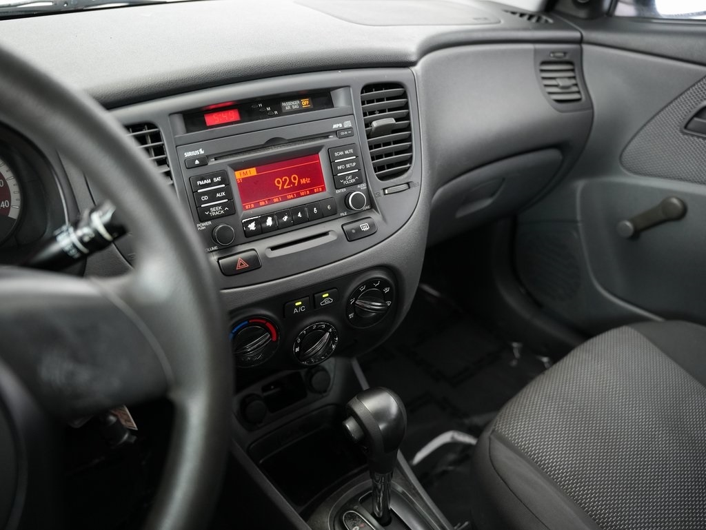 Kia Rio 4dr Sdn Auto LX 2010 Kia Rio 4dr Sdn Auto LX 2010