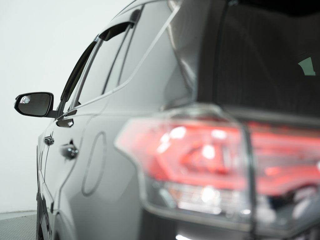 Toyota RAV4 XLE AWD (Natl) 2017