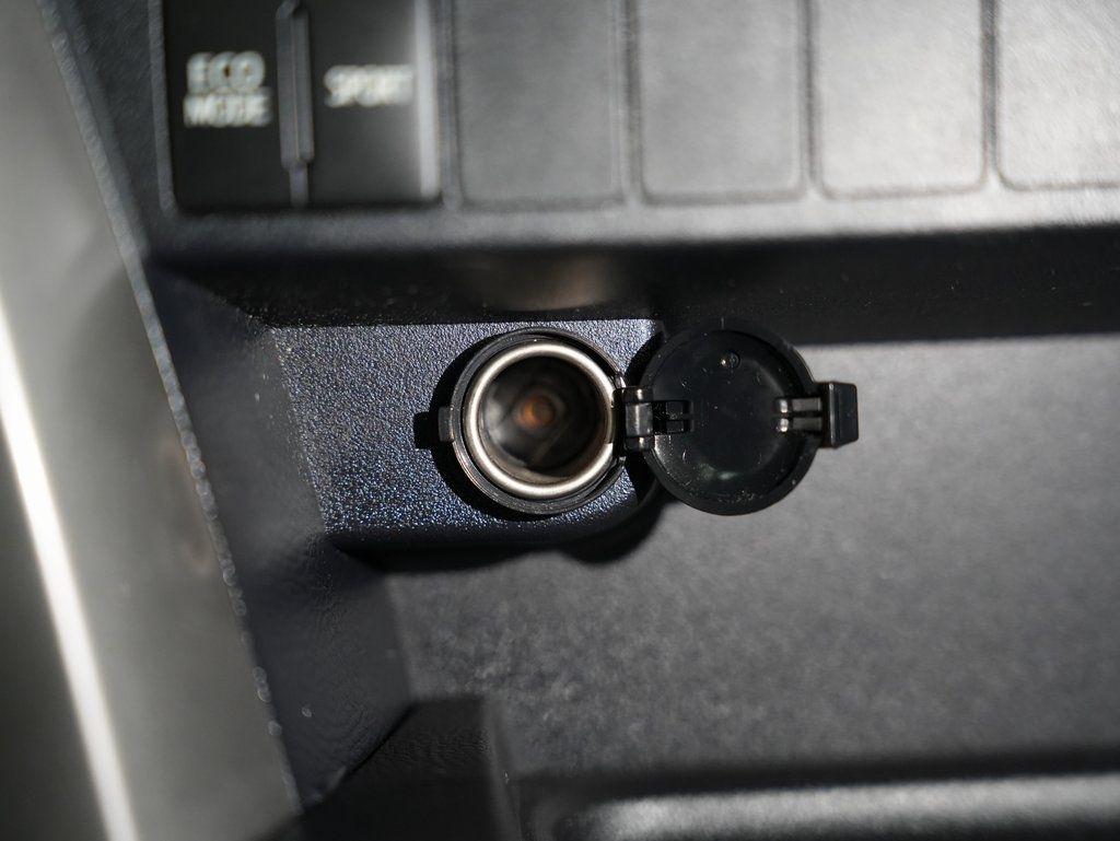 Toyota RAV4 XLE AWD (Natl) 2017