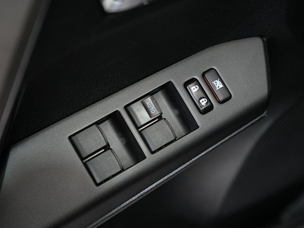 Toyota RAV4 XLE AWD (Natl) 2017