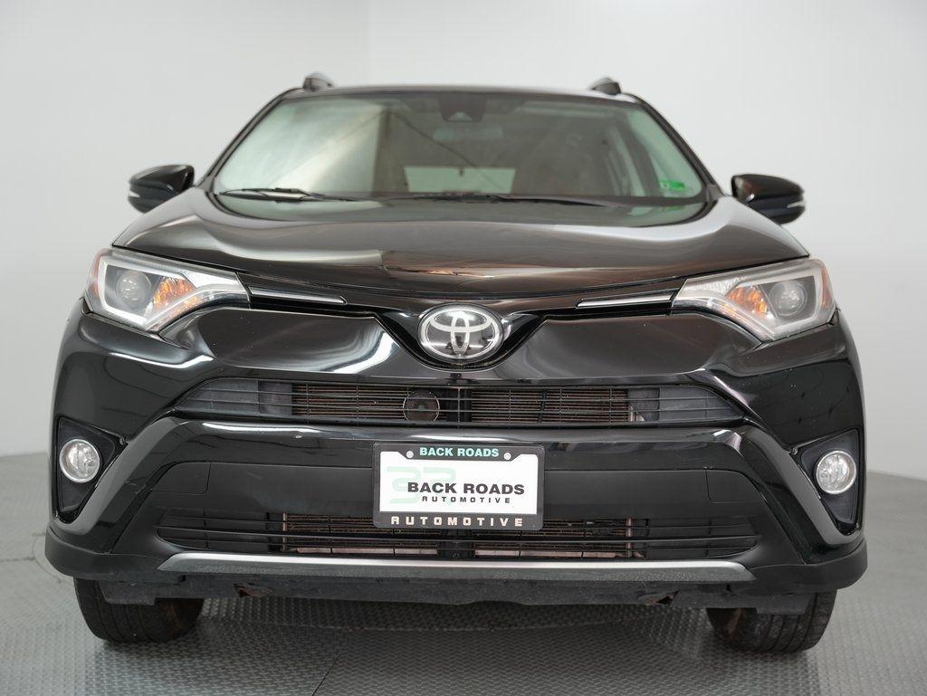 Toyota RAV4 XLE AWD (Natl) 2017
